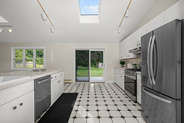 5 Elm Street, Upton, MA 01568