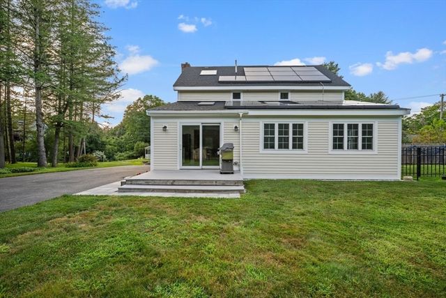 5 Elm Street, Upton, MA 01568