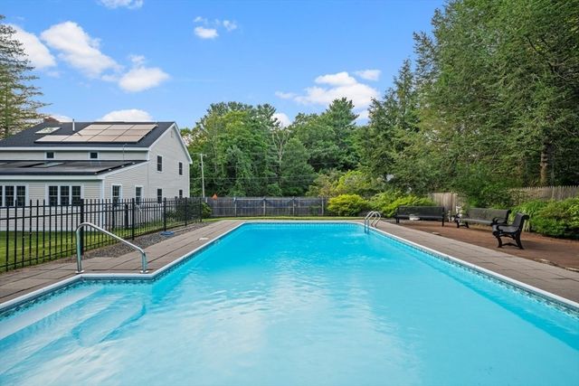 5 Elm Street, Upton, MA 01568