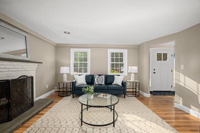 5 Elm Street, Upton, MA 01568