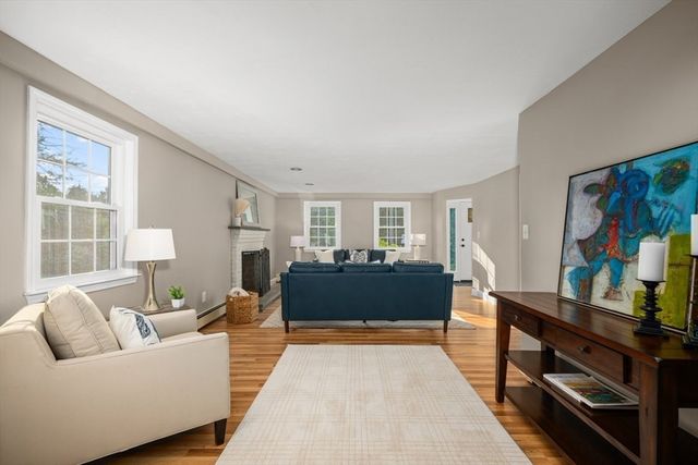 5 Elm Street, Upton, MA 01568