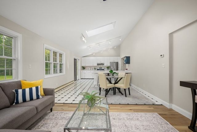 5 Elm Street, Upton, MA 01568