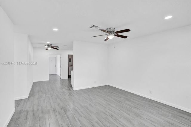5900 NW 19th St B, Sunrise, FL 33313