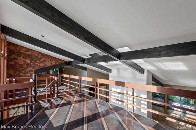 1211 Kensington Road, Bloomfield Hills, MI 48304