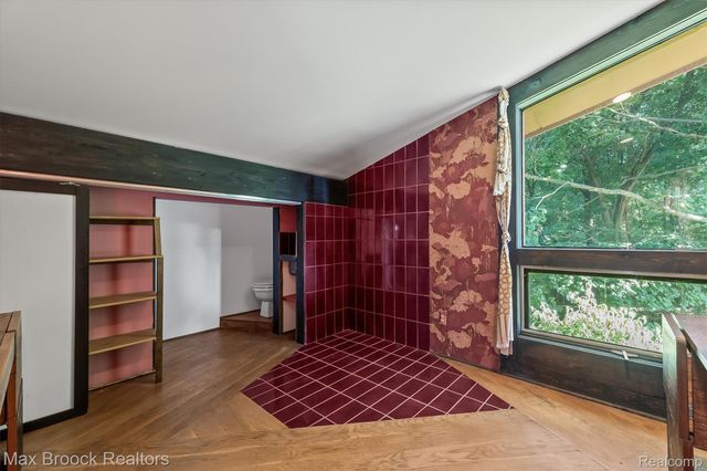 1211 Kensington Road, Bloomfield Hills, MI 48304