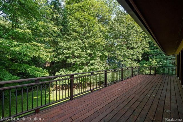 1211 Kensington Road, Bloomfield Hills, MI 48304