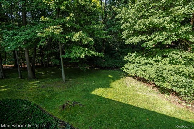 1211 Kensington Road, Bloomfield Hills, MI 48304