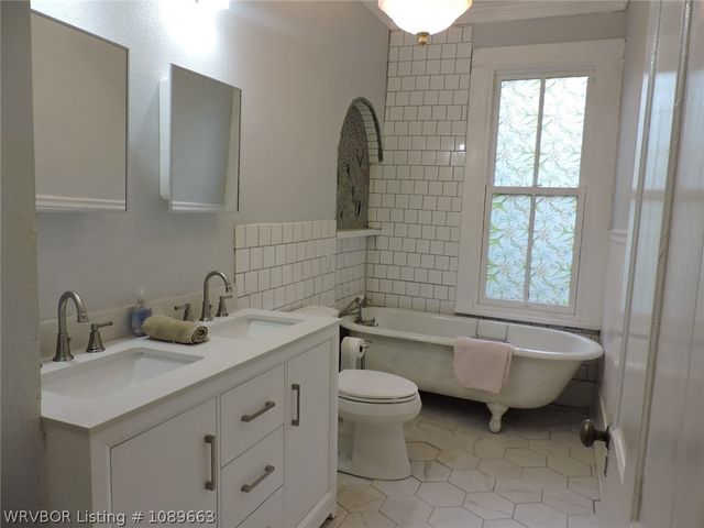 705 N 8th Street, Fort Smith, AR 72901