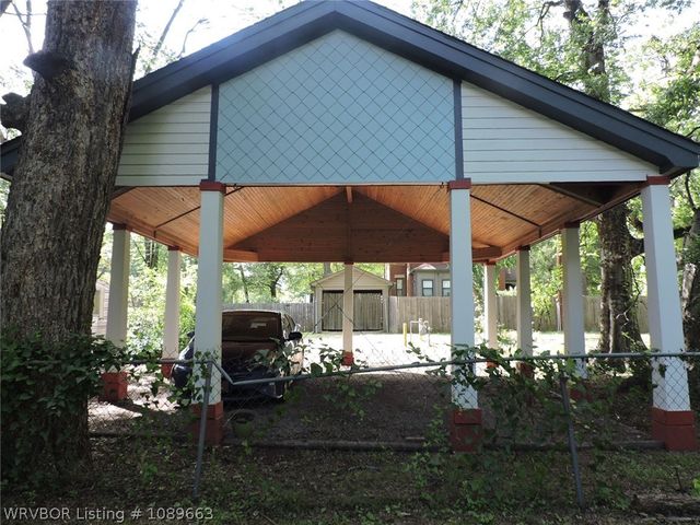 705 N 8th Street, Fort Smith, AR 72901