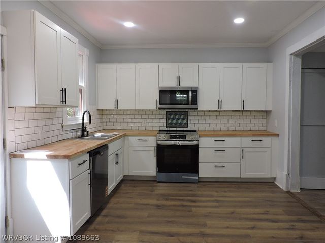 705 N 8th Street, Fort Smith, AR 72901