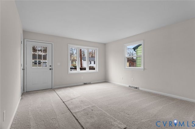 2346 Maclin Cir, Hopewell, VA 23860