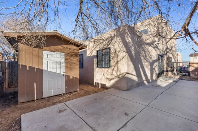 629 Pittard Drive SW, Albuquerque, NM 87121