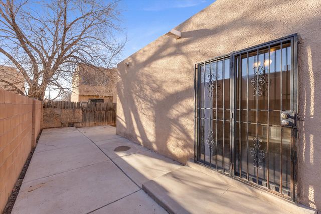 629 Pittard Drive SW, Albuquerque, NM 87121