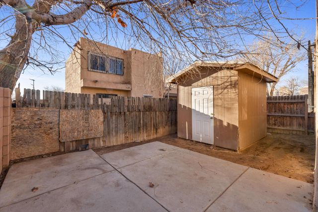 629 Pittard Drive SW, Albuquerque, NM 87121