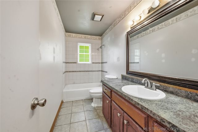 7195 E Battenfield Drive, Claremore, OK 74019