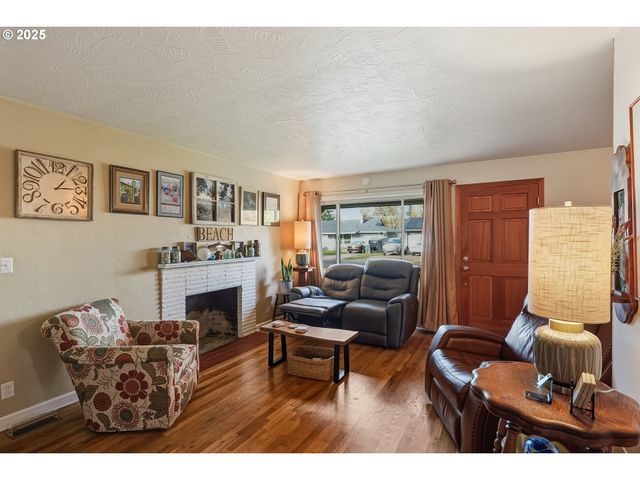 1620 Se MARSHALL Dr, Salem, OR 97302