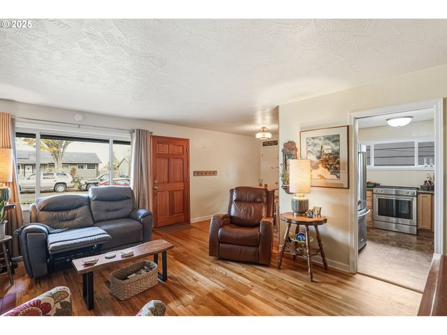 1620 Se MARSHALL Dr, Salem, OR 97302