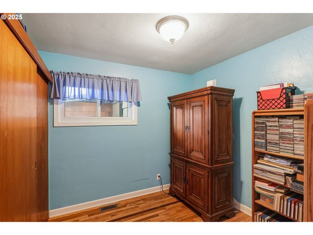 1620 Se MARSHALL Dr, Salem, OR 97302