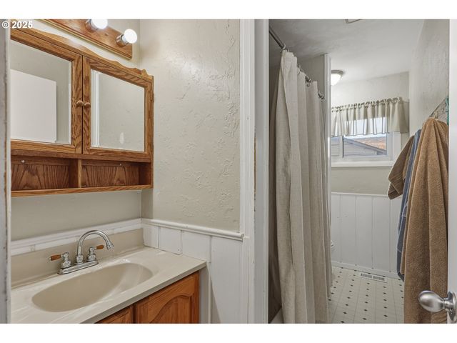 1620 Se MARSHALL Dr, Salem, OR 97302