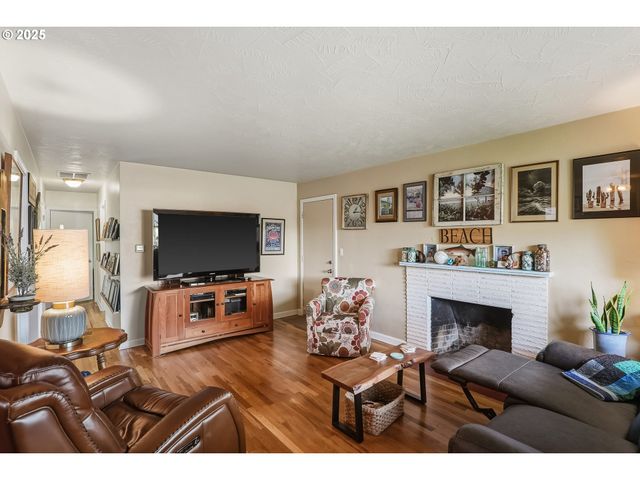 1620 Se MARSHALL Dr, Salem, OR 97302