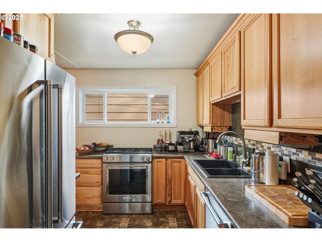 1620 Se MARSHALL Dr, Salem, OR 97302