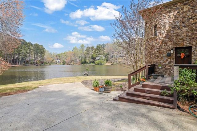 3850 Loch Highland Parkway NE, Roswell, GA 30075