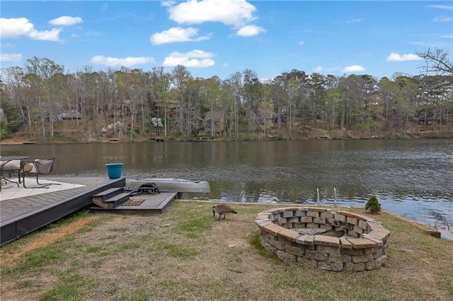 3850 Loch Highland Parkway NE, Roswell, GA 30075