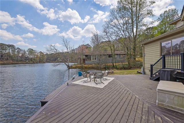 3850 Loch Highland Parkway NE, Roswell, GA 30075