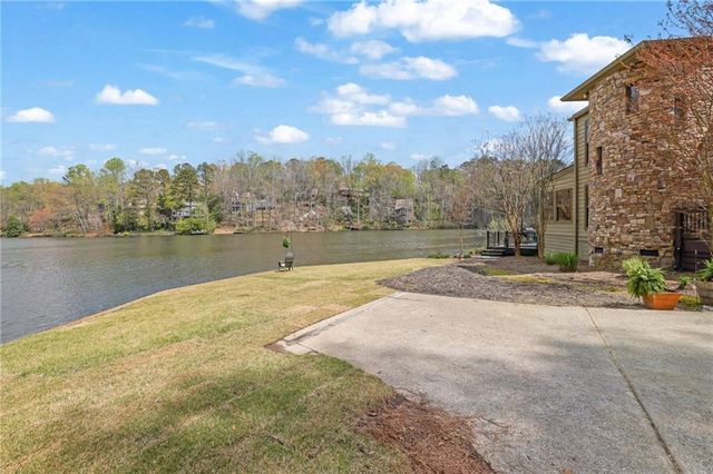 3850 Loch Highland Parkway NE, Roswell, GA 30075