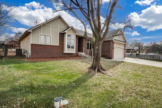 1417 E Box Elder Ct, Derby, KS 67037