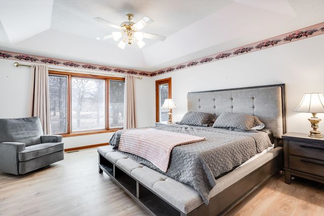 1417 E Box Elder Ct, Derby, KS 67037