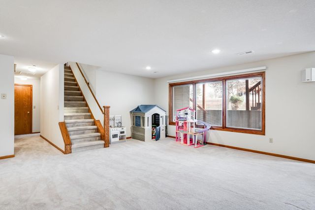 1417 E Box Elder Ct, Derby, KS 67037