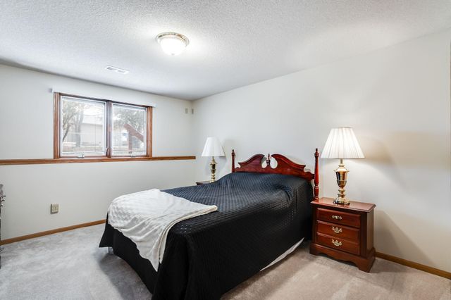 1417 E Box Elder Ct, Derby, KS 67037