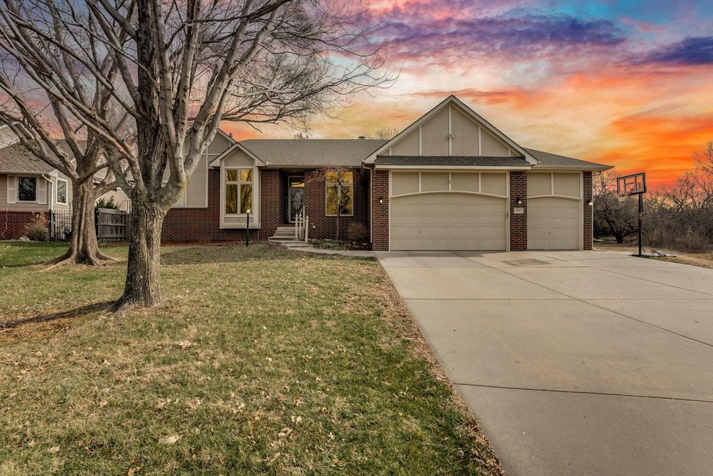 1417 E Box Elder Ct, Derby, KS 67037
