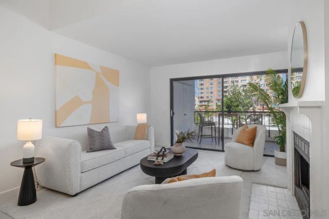 3525 Lebon Dr. 302, San Diego, CA 92122
