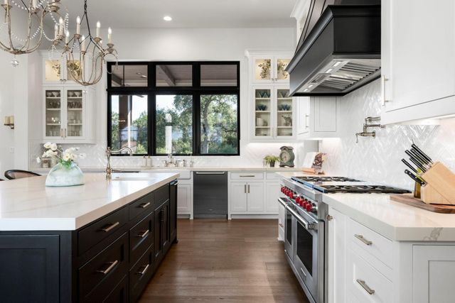 442 Delayne DR, Austin, TX 78737