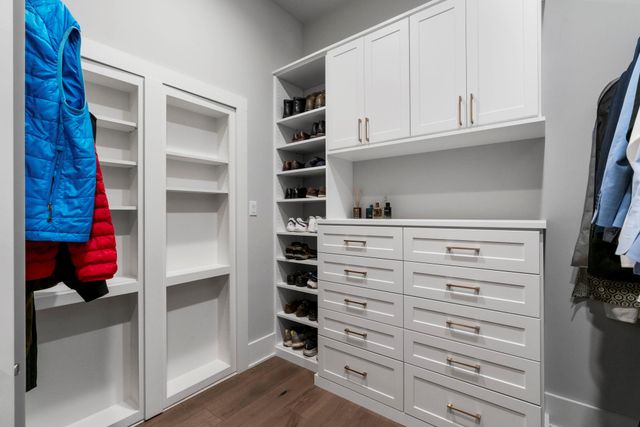 442 Delayne DR, Austin, TX 78737