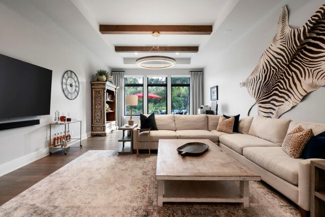 442 Delayne DR, Austin, TX 78737