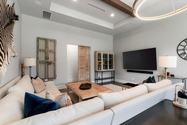 442 Delayne DR, Austin, TX 78737