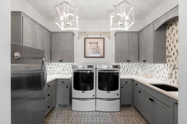 442 Delayne DR, Austin, TX 78737