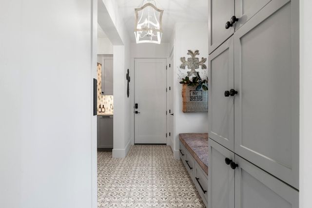 442 Delayne DR, Austin, TX 78737