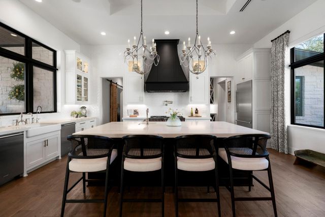 442 Delayne DR, Austin, TX 78737