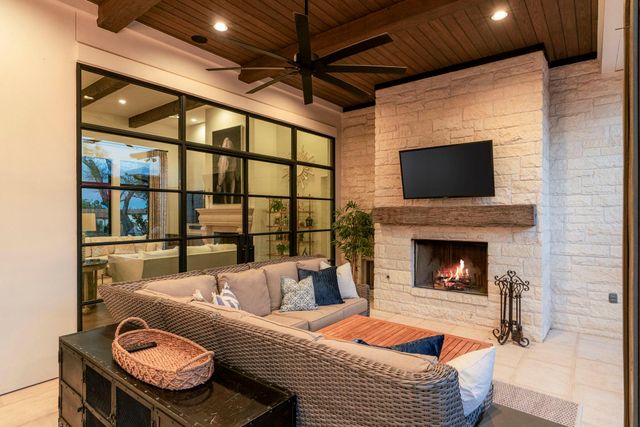 442 Delayne DR, Austin, TX 78737