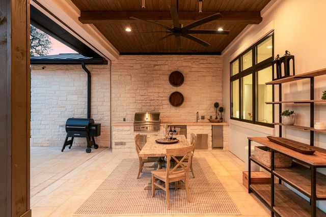 442 Delayne DR, Austin, TX 78737