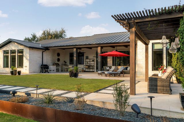 442 Delayne DR, Austin, TX 78737