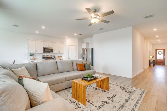 224 Post Oak Street, Azle, TX 76020