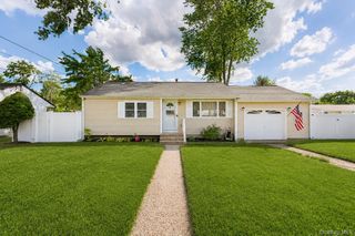 96 Columbus Avenue, Farmingville, NY 11738