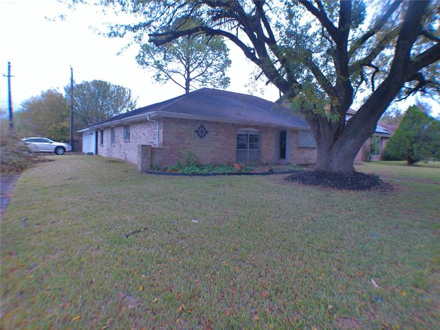 7322 W Fuqua Drive, Houston, TX 77489