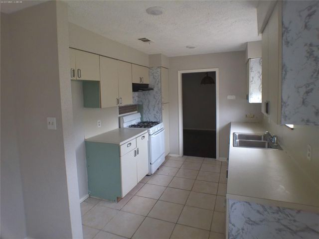 7322 W Fuqua Drive, Houston, TX 77489