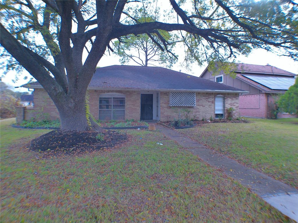 7322 W Fuqua Drive, Houston, TX 77489